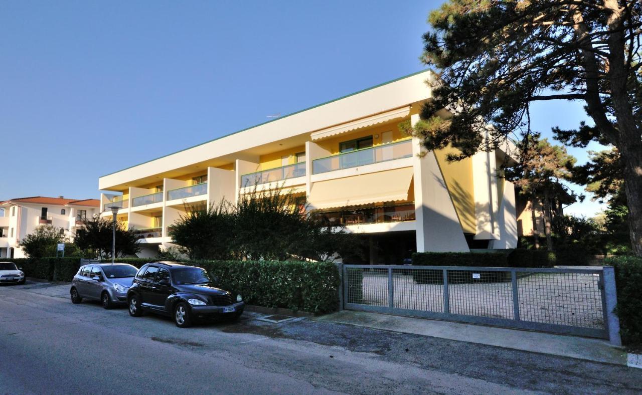 Condominio Croce Del Sud Бибионе Екстериор снимка