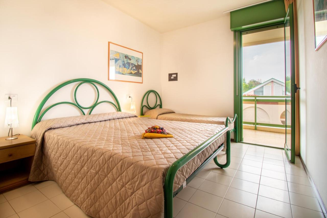 Condominio Croce Del Sud Бибионе Екстериор снимка